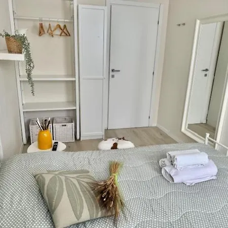 Holyday Pallanza Апартаменты Вербания